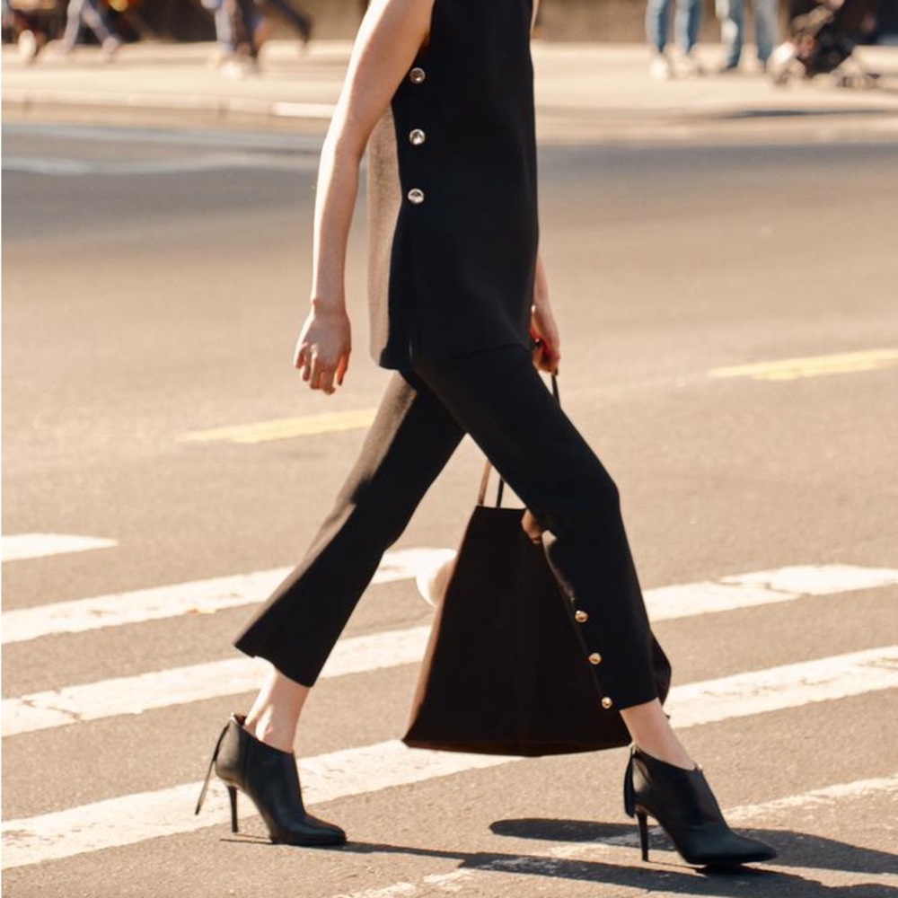 Zara BLACK STRAIGHT LEG KNIT PANTS WITH GOLD SIDE BUTTONS SMALL